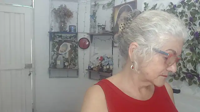 Snapshot of FunnyGrandma chatting on 1, 3, 2026 FunnyGrandma online show from 1, 3, 2026