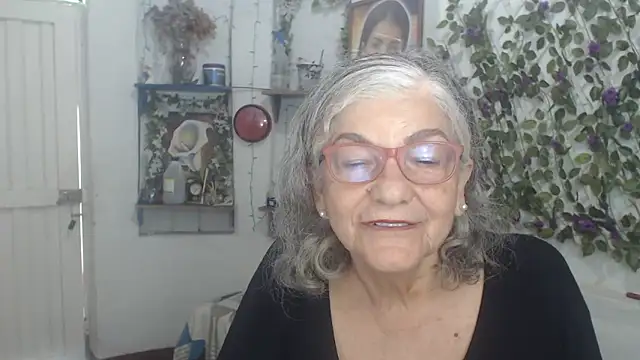 Snapshot of FunnyGrandma chatting on 2, 3, 2026 FunnyGrandma online show from 2, 3, 2026
