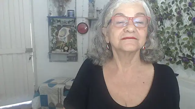 Snapshot of FunnyGrandma chatting on 9, 3, 2026 FunnyGrandma online show from 9, 3, 2026