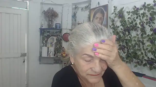 Snapshot of FunnyGrandma chatting on 13, 3, 2026 FunnyGrandma online show from 13, 3, 2026