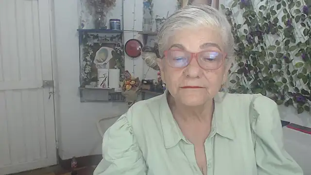 Snapshot of FunnyGrandma chatting on 15, 3, 2026 FunnyGrandma online show from 15, 3, 2026