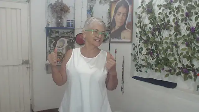 Snapshot of FunnyGrandma chatting on 26, 3, 2026 FunnyGrandma online show from 26, 3, 2026