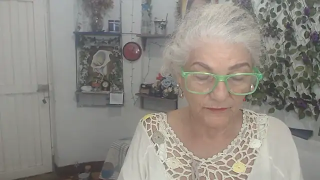 Snapshot of FunnyGrandma chatting on 29, 3, 2026 FunnyGrandma online show from 29, 3, 2026