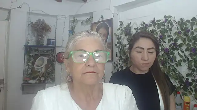 Snapshot of FunnyGrandma chatting on 3, 4, 2026 FunnyGrandma online show from 3, 4, 2026
