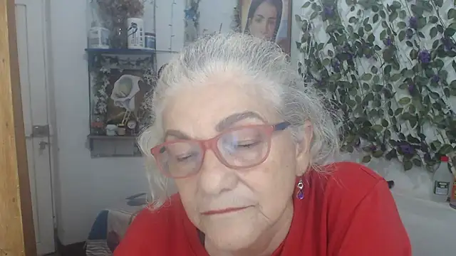 Snapshot of FunnyGrandma chatting on 9, 4, 2026 FunnyGrandma online show from 9, 4, 2026