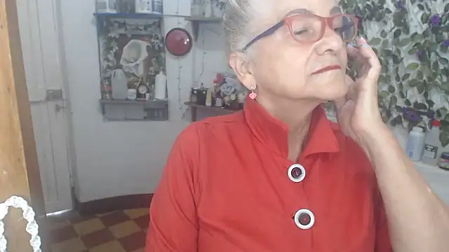 Snapshot of FunnyGrandma chatting on 13, 4, 2026 FunnyGrandma online show from 13, 4, 2026