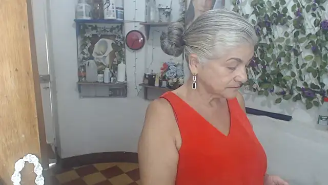 Snapshot of FunnyGrandma chatting on 14, 4, 2026 FunnyGrandma online show from 14, 4, 2026