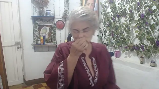 Snapshot of FunnyGrandma chatting on 6, 7, 2026 FunnyGrandma online show from 6, 7, 2026