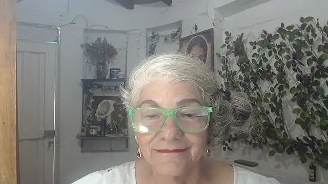 Snapshot of FunnyGrandma chatting on 7, 7, 2026 FunnyGrandma online show from 7, 7, 2026