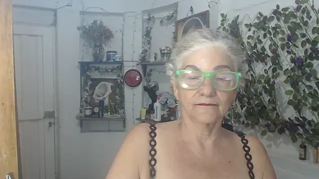 Snapshot of FunnyGrandma chatting on 11, 7, 2026 FunnyGrandma online show from 11, 7, 2026