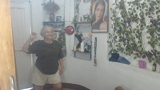 Snapshot of FunnyGrandma chatting on 13, 7, 2026 FunnyGrandma online show from 13, 7, 2026