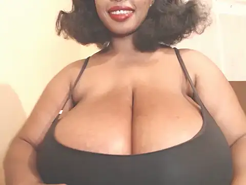 Snapshot of MissTits chatting on 4, 4, 2026 MissTits online show from 4, 4, 2026