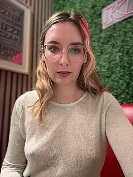 Snapshot of The_Snowwhitee chatting on 7, 12, 2024 The Snowwhitee online show from 7, 12, 2024