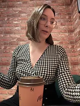 Snapshot of The_Snowwhitee chatting on 2, 10, 2025 The Snowwhitee online show from 2, 10, 2025