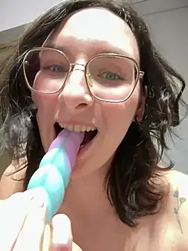 The Snowwhitee online show from 28, 2, 2026