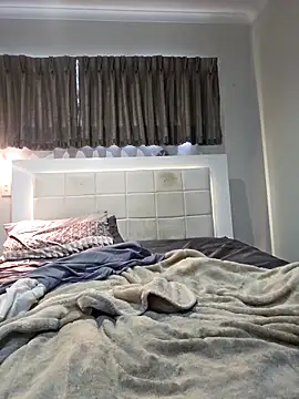 PhoenixDesirexh online show from 14, 4, 2026