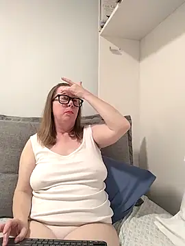 Snapshot of SweetandNaughty1 chatting on 3, 12, 2025 SweetandNaughty1 online show from 3, 12, 2025