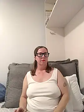 Snapshot of SweetandNaughty1 chatting on 5, 12, 2025 SweetandNaughty1 online show from 5, 12, 2025