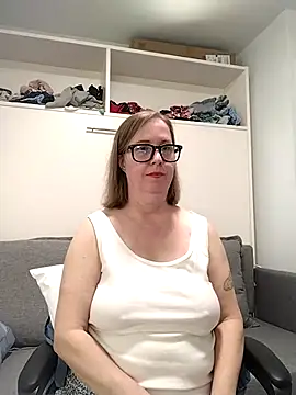 Snapshot of SweetandNaughty1 chatting on 7, 1, 2026 SweetandNaughty1 online show from 7, 1, 2026