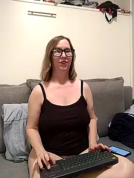 Snapshot of SweetandNaughty1 chatting on 9, 3, 2026 SweetandNaughty1 online show from 9, 3, 2026