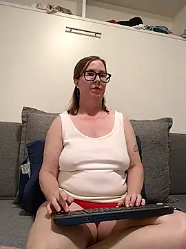 Snapshot of SweetandNaughty1 chatting on 6, 5, 2026 SweetandNaughty1 online show from 6, 5, 2026