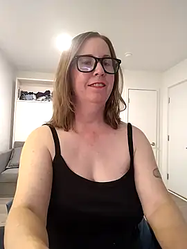 Snapshot of SweetandNaughty1 chatting on 15, 5, 2026 SweetandNaughty1 online show from 15, 5, 2026