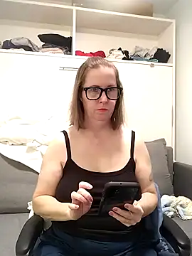 Snapshot of SweetandNaughty1 chatting on 11, 6, 2026 SweetandNaughty1 online show from 11, 6, 2026