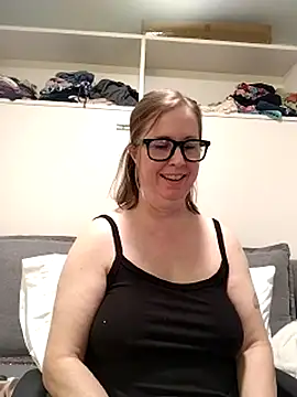 Snapshot of SweetandNaughty1 chatting on 7, 7, 2026 SweetandNaughty1 online show from 7, 7, 2026
