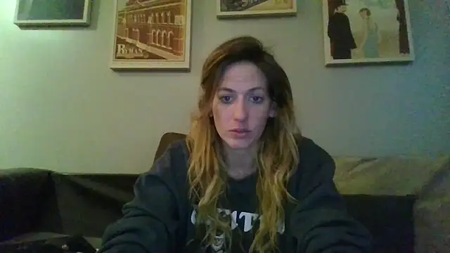 Snapshot of Rhodesxox chatting on 18, 11, 2025 Rhodesxox online show from 18, 11, 2025
