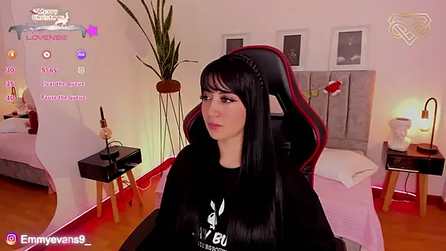 Snapshot of EmmyEvans1 chatting on 20, 12, 2024 EmmyEvans1 online show from 20, 12, 2024