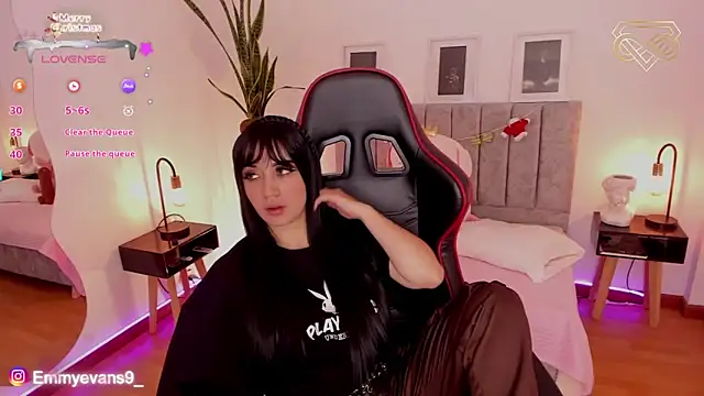 Snapshot of EmmyEvans1 chatting on 20, 12, 2024 EmmyEvans1 online show from 20, 12, 2024