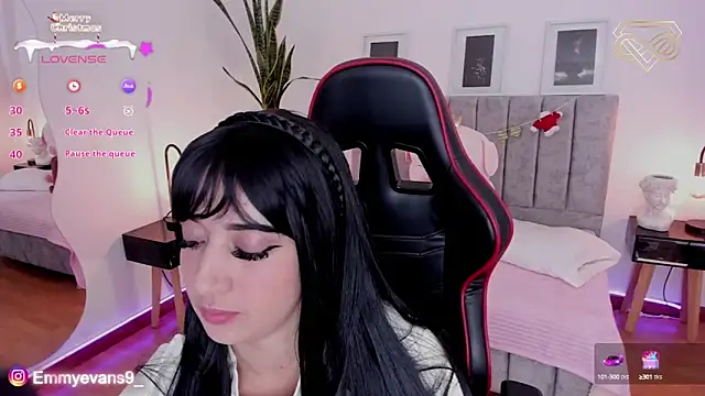 Snapshot of EmmyEvans1 chatting on 23, 12, 2024 EmmyEvans1 online show from 23, 12, 2024