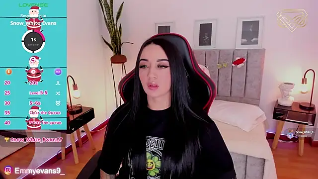 Snapshot of EmmyEvans1 chatting on 30, 12, 2024 EmmyEvans1 online show from 30, 12, 2024