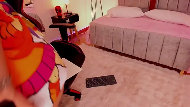 Snapshot of EmmyEvans1 chatting on 6, 1, 2025 EmmyEvans1 online show from 6, 1, 2025