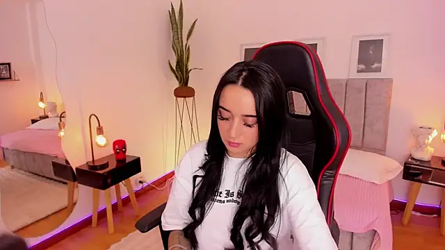 Snapshot of EmmyEvans1 chatting on 17, 1, 2025 EmmyEvans1 online show from 17, 1, 2025