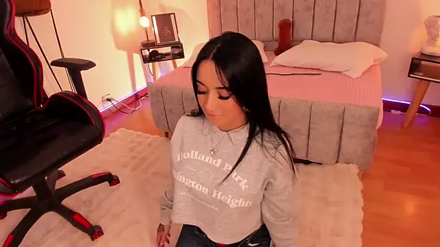 Snapshot of EmmyEvans1 chatting on 13, 2, 2025 EmmyEvans1 online show from 13, 2, 2025