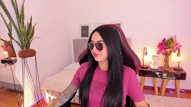 Snapshot of EmmyEvans1 chatting on 22, 2, 2025 EmmyEvans1 online show from 22, 2, 2025