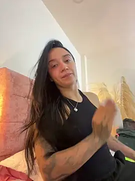 Snapshot of EmmyEvans1 chatting on 1, 3, 2025 EmmyEvans1 online show from 1, 3, 2025