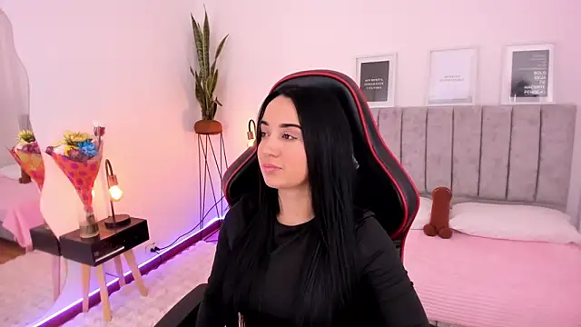 Snapshot of EmmyEvans1 chatting on 11, 3, 2025 EmmyEvans1 online show from 11, 3, 2025