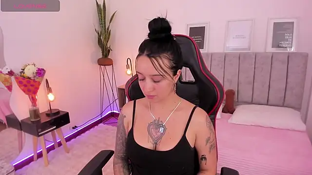 Snapshot of EmmyEvans1 chatting on 17, 3, 2025 EmmyEvans1 online show from 17, 3, 2025