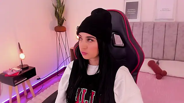 Snapshot of EmmyEvans1 chatting on 19, 3, 2025 EmmyEvans1 online show from 19, 3, 2025