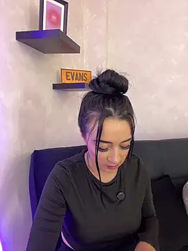 Snapshot of EmmyEvans1 chatting on 19, 9, 2025 EmmyEvans1 online show from 19, 9, 2025