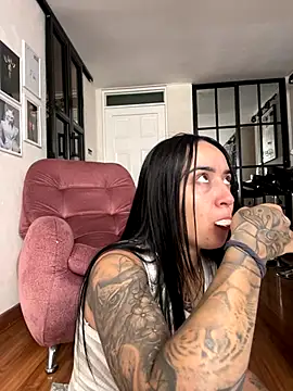 Snapshot of EmmyEvans1 chatting on 29, 9, 2025 EmmyEvans1 online show from 29, 9, 2025