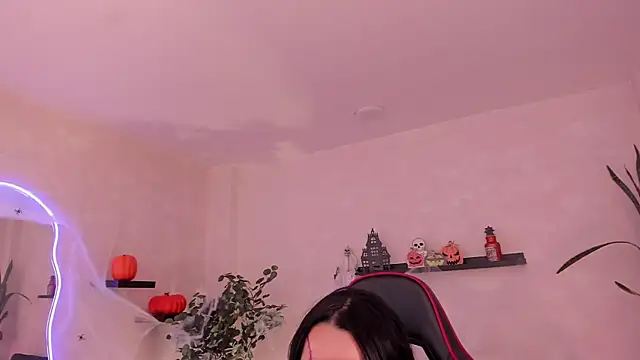 Snapshot of EmmyEvans1 chatting on 2, 10, 2025 EmmyEvans1 online show from 2, 10, 2025