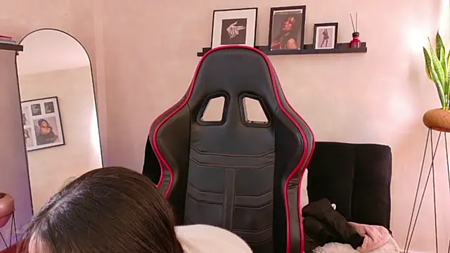 Snapshot of EmmyEvans1 chatting on 5, 3, 2026 EmmyEvans1 online show from 5, 3, 2026