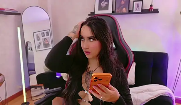 Snapshot of EmmyEvans1 chatting on 25, 3, 2026 EmmyEvans1 online show from 25, 3, 2026