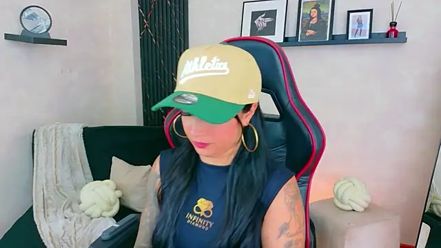 EmmyEvans1 online show from 26, 5, 2026