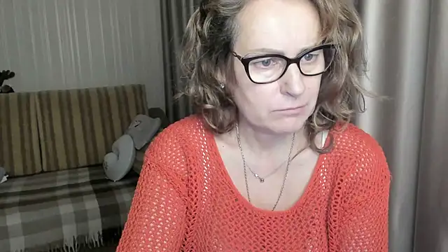 Snapshot of lauraoven chatting on 19, 1, 2025 lauraoven online show from 19, 1, 2025