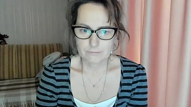 Snapshot of lauraoven chatting on 20, 2, 2025 lauraoven online show from 20, 2, 2025