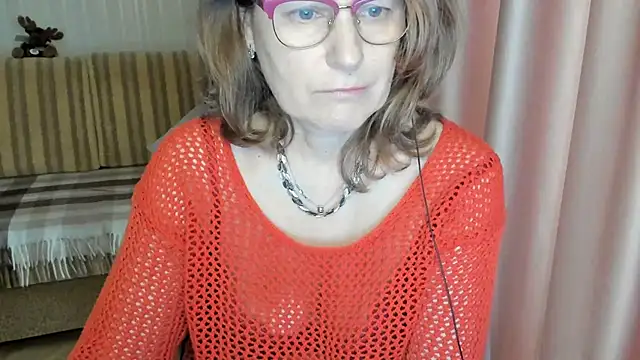 Snapshot of lauraoven chatting on 13, 3, 2025 lauraoven online show from 13, 3, 2025